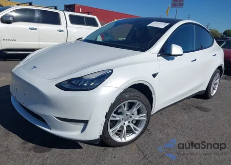 2023 Tesla Model Y Awd/Long Range Dual Motor All-Wheel Drive from USA, damaged, VIN 7SAYGDEE6PA120052